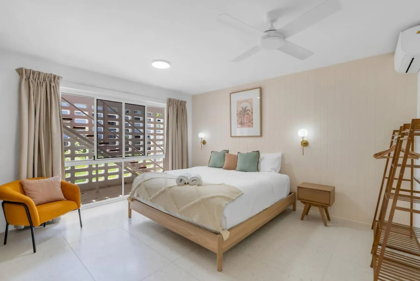 Tropicana Boutique Hotel - 3 Cairns